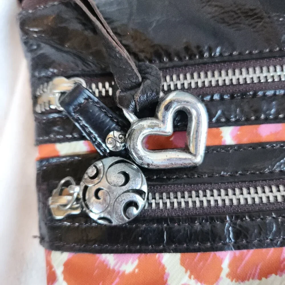 Brighton Crossbody Leopard Heart Pink and Red Pattern Purse w/Dark Leather - Picture 6 of 8